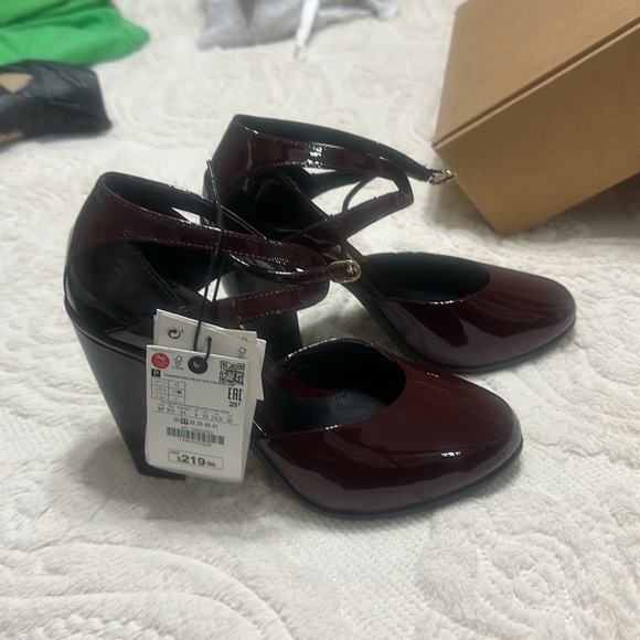 Zara limited edition high heel burgundy shoes - Picture 5 of 8